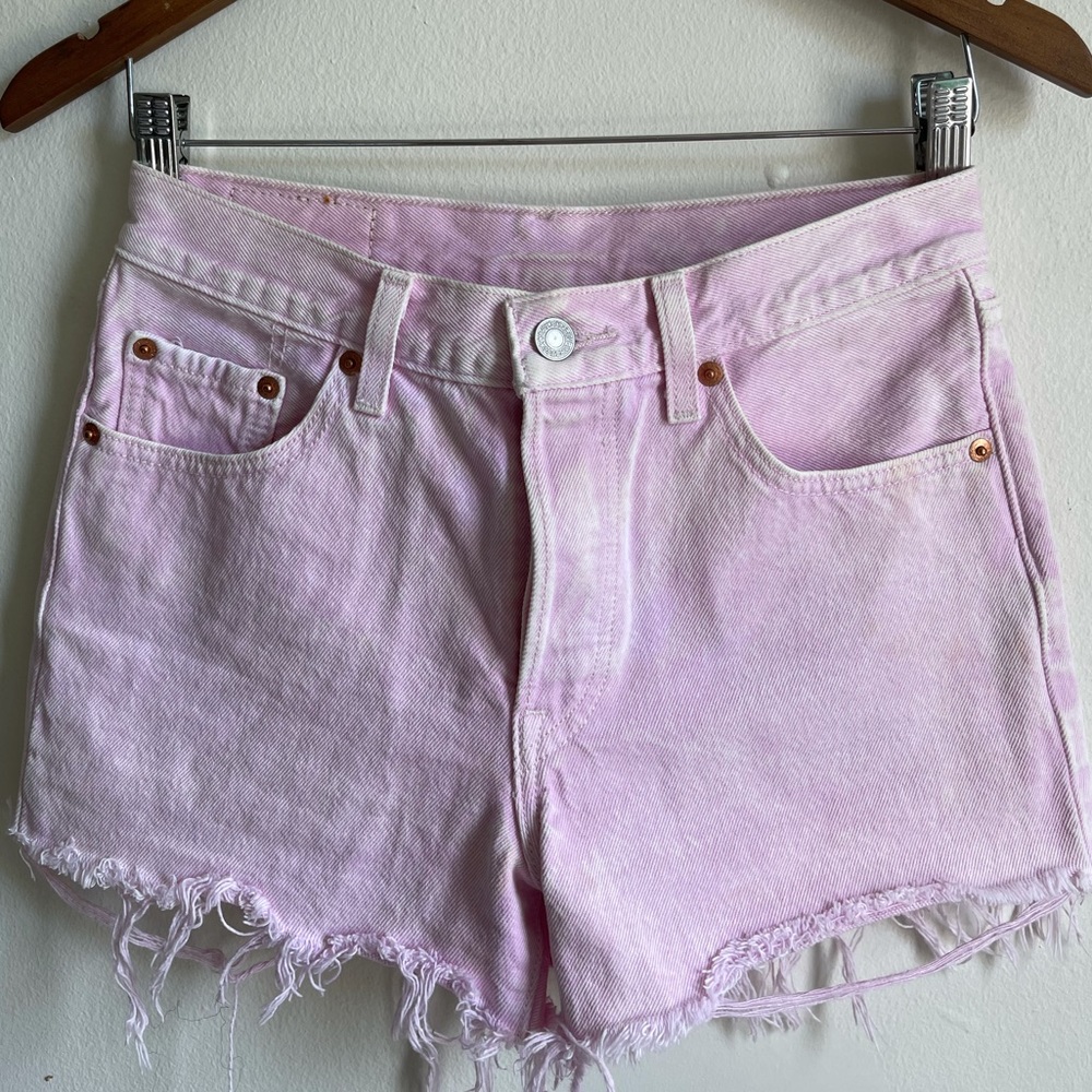 Levi’s 501 exclusive pink wash jean shorts